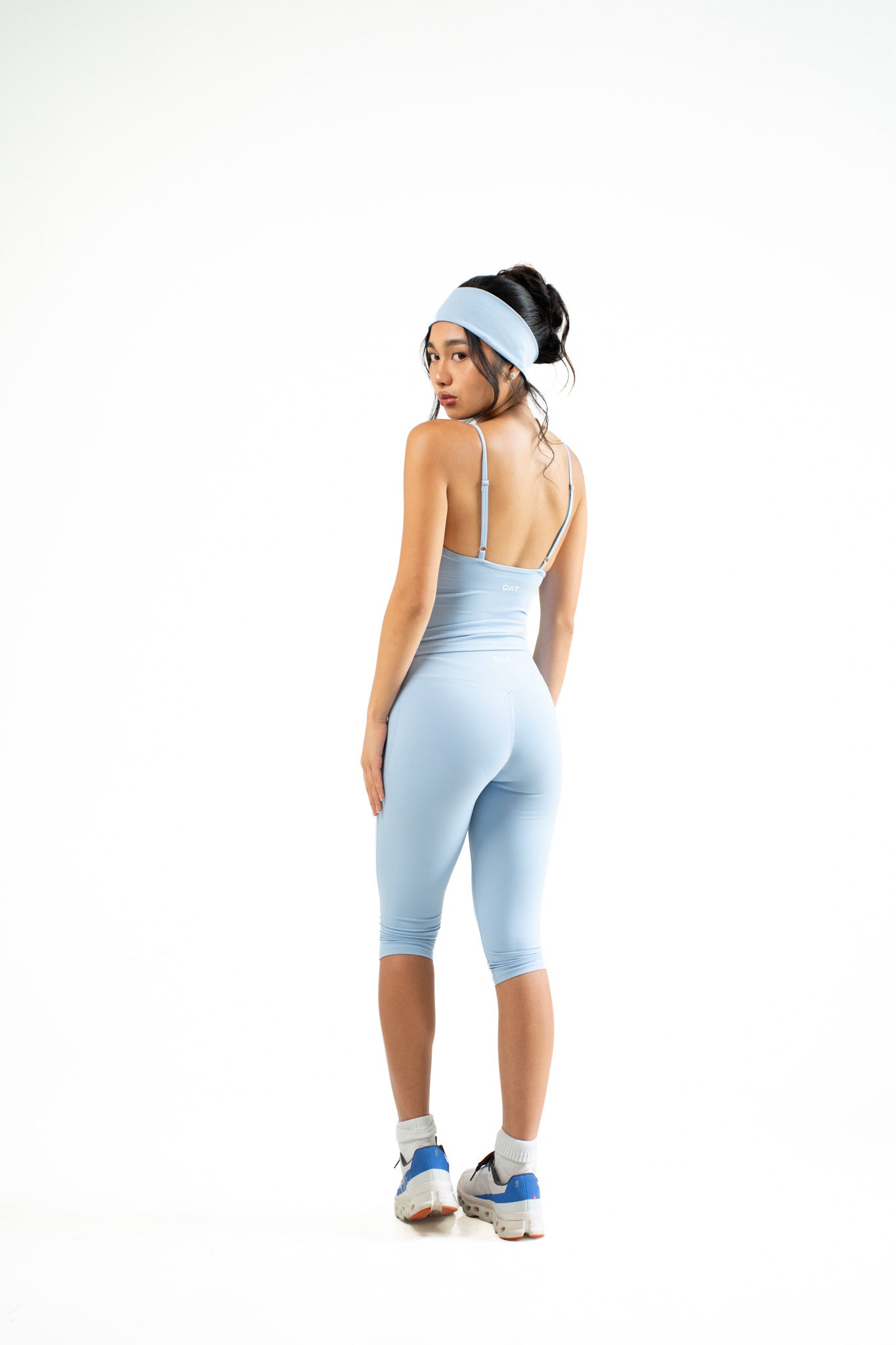 [PRE-ORDER] Core Invisible Scrunch Capri Legging