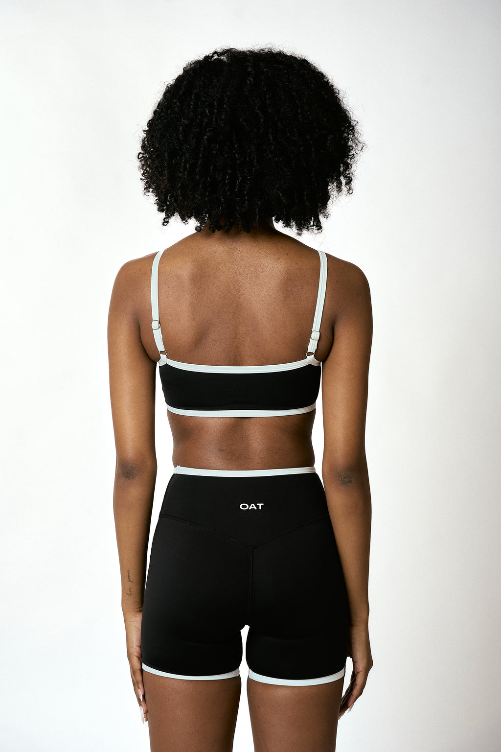 [PRE-ORDER] Form Invisible Scrunch Short - Onyx