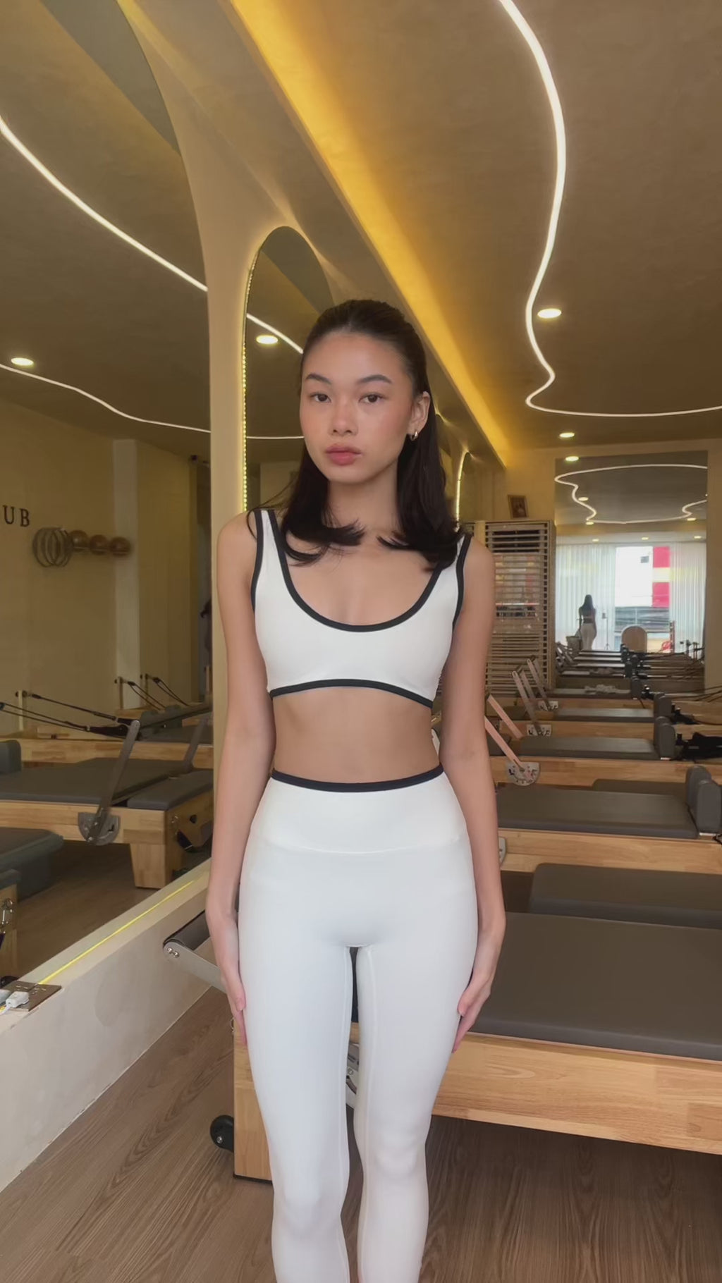 [Display Sale] Air Courtside Crop - Vanilla (S)